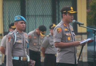 (Akbp. Slamet Memberikan Amanat Kepada Personil)