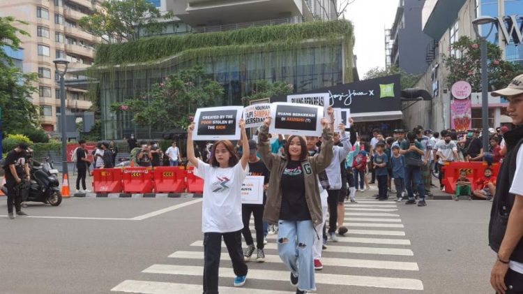 Aksi protes di Citayem Fashion Week/Net