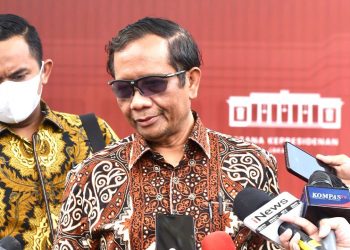 Menteri Koordinator Bidang Politik, Hukum, dan Keamanan, Mahfud Md, selepas melapor kepada Presiden di Istana Merdeka, Jakarta, pada Selasa, 4 Oktober 2022.