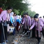 KKP-ajak-siswa-sekolah-bersihkan-pantai-bangsring-banyuwangi