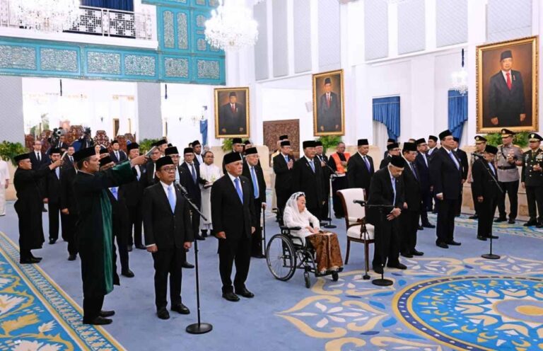 Presiden Prabowo Subianto melantik 26 anggota Wantimpres di Istana Negara Jakarta