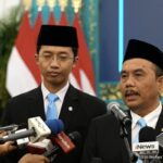 Syahganda Nainggolan memberikan keterangan usai dilantik sebagai Kepala Bakom RI